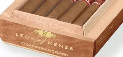 Petit Corona (aromatisiert) Zigarren Kiste aus Holz mit goldener Aufschrift