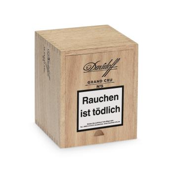 Davidoff Grand Cru No. 5 Kiste aus Holz mit schwarzer Aufschrift, geschlossen