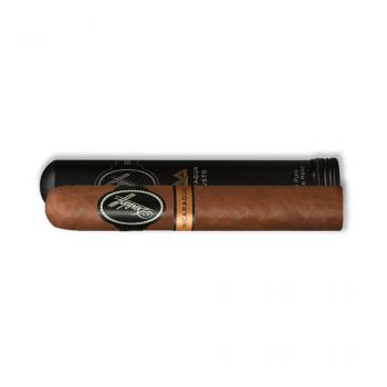 Davidoff Nicaragua RobustoTubos Zigarre einzeln in schwarzer Tube mit Logo