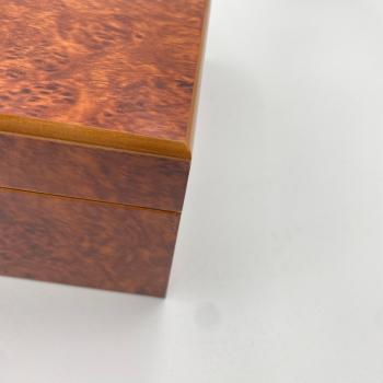 Preview: Humidor Wurzelholzoptik Lackkratzer