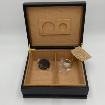 Preview: Humidor schwarz mit Blatt offen