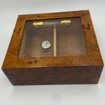 Preview: Humidor hellbraun lackiert mit Scheibe - Lackmängel