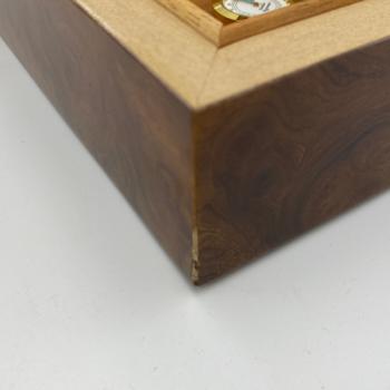 Preview: Humidor mit Scheibe hellbraun Lackmangel Kante