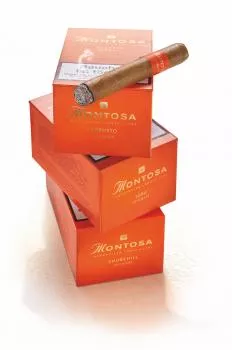 Montosa Robusto Kisten orange mit weißer Aufschrift, gestapelt